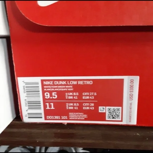 Dunks and ps4 slim - Picture 2 of 5